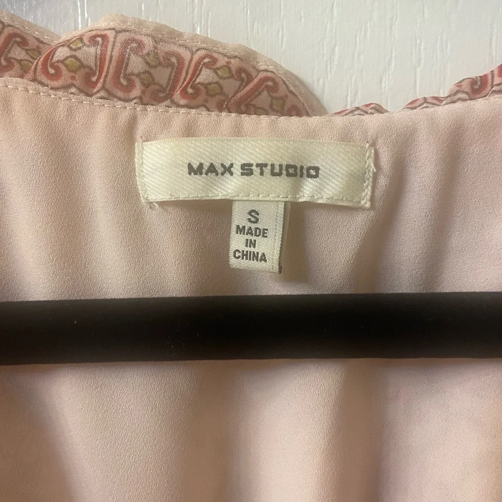 Great condition, like new maxi dress, so comfortable and easy to wear (: - Picture 5 of 7